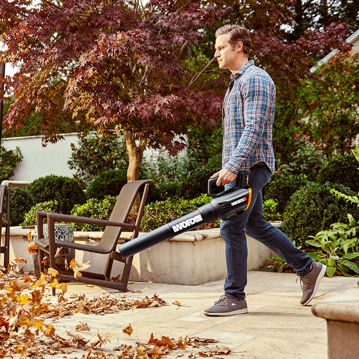 Cordless Leaf Blowers, 20V - Item 0003331 D8
